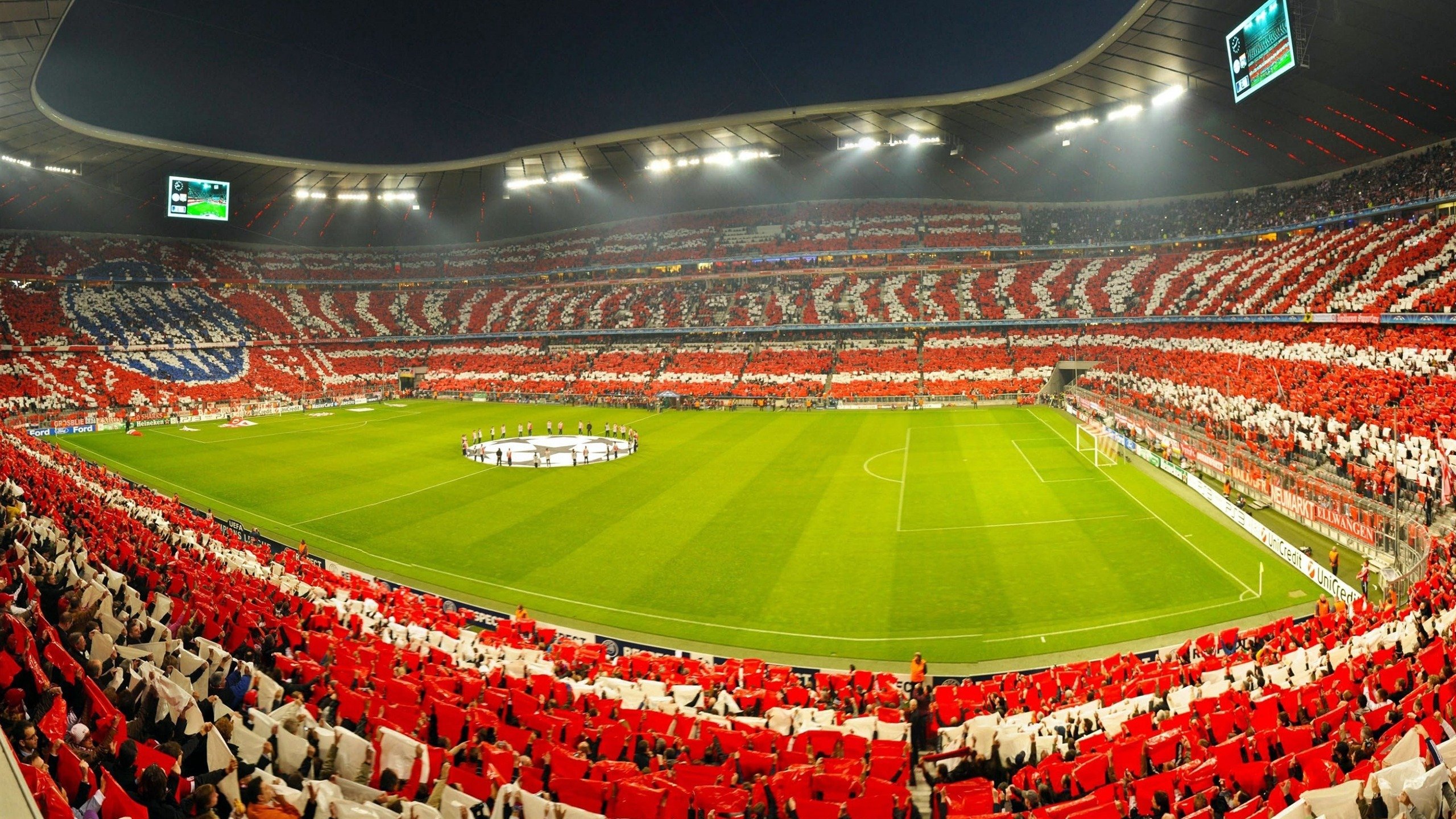 花式射箭表演赛 蒙眼与背后拉弓成为高难节目